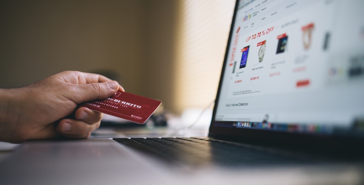 What to Look for Before Submitting Your Credit Card Online