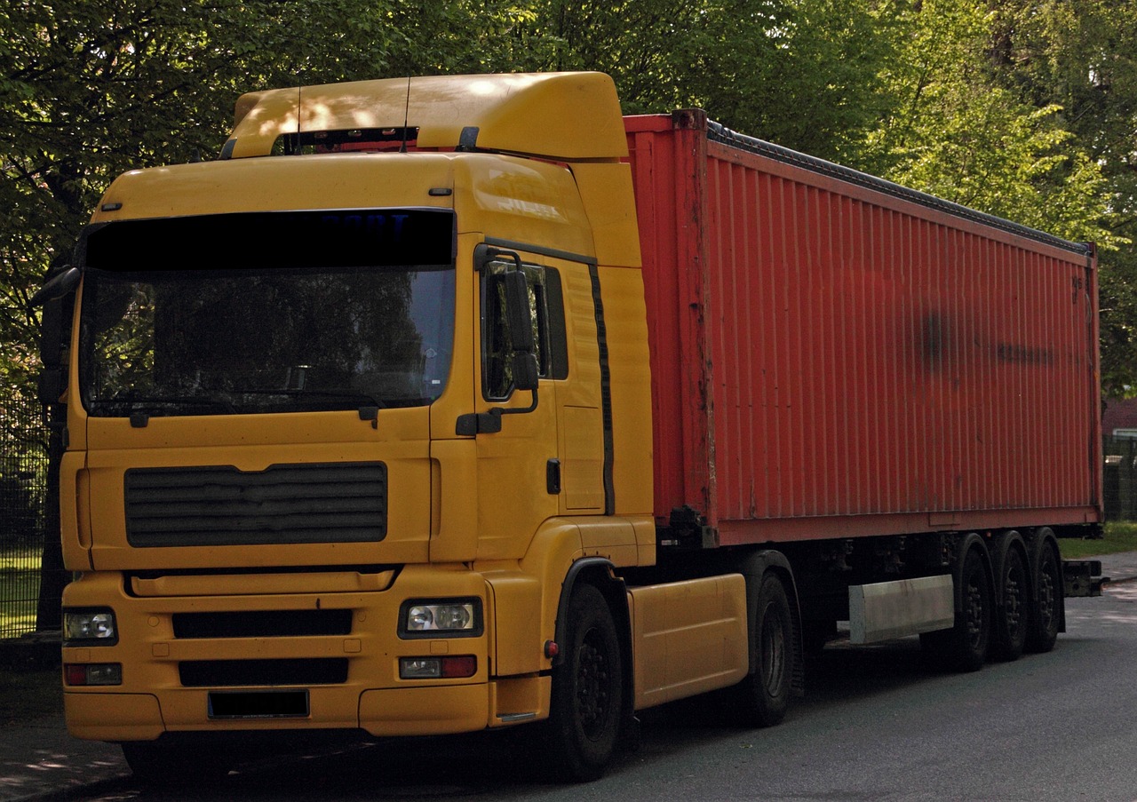 Facing the Aftermath of a Truck Accident: Call a Lawyer